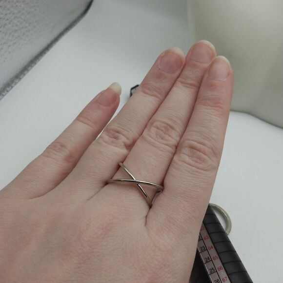 Cross cross silver ring size 7 - Picture 2 of 2